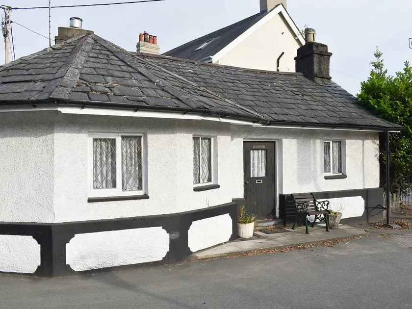 Children-friendly charming cottage | River view - Image 1