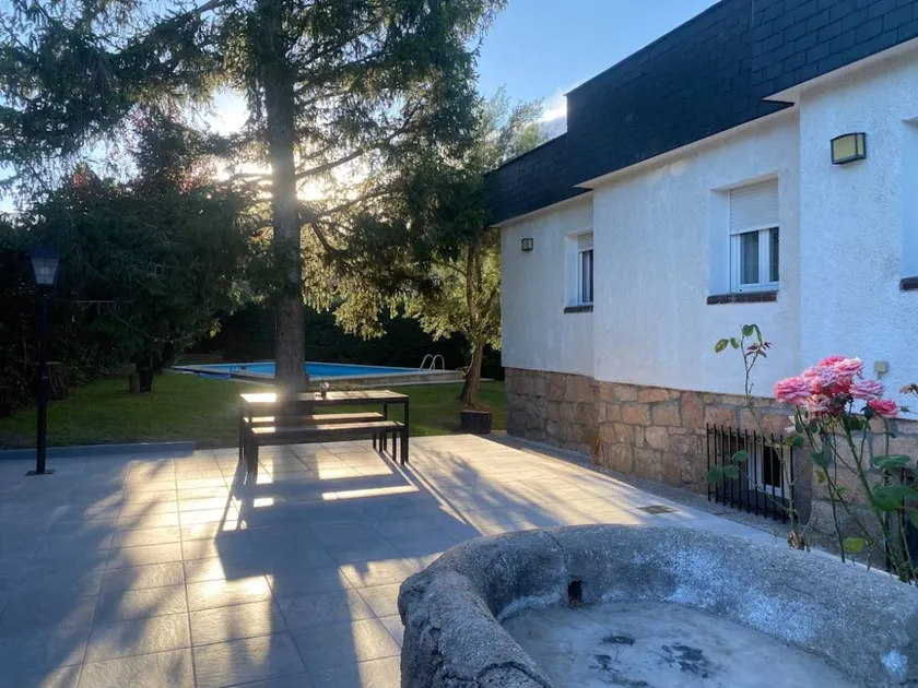 Weiträumiges Ferienhaus mit Garten - Image 1