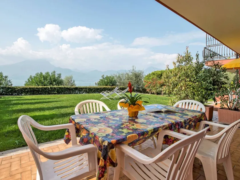 Appartement de vacances avec terrasse, jardin et piscine | Vue lac - Image 1