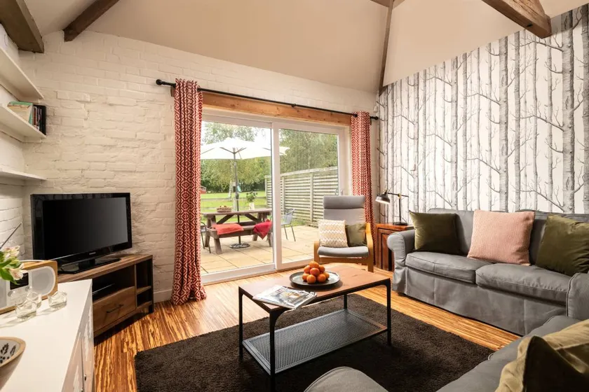 Family-oriented pleasant cottage with garden, pool & barbecue - Image 1