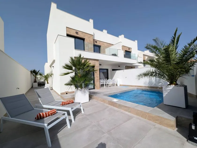 Exclusive Holiday Home 'R-40-D' with Private Pool, Wi-Fi & Air Conditioning - Image 1