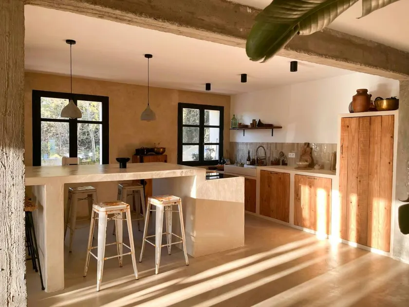 Mediterranean house between vineyards and sea - Image 1