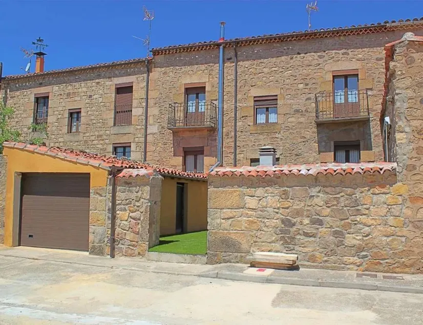 Casa con terraza - Image 1