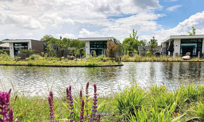 Holiday park with garden, terrace & pool - Image 1