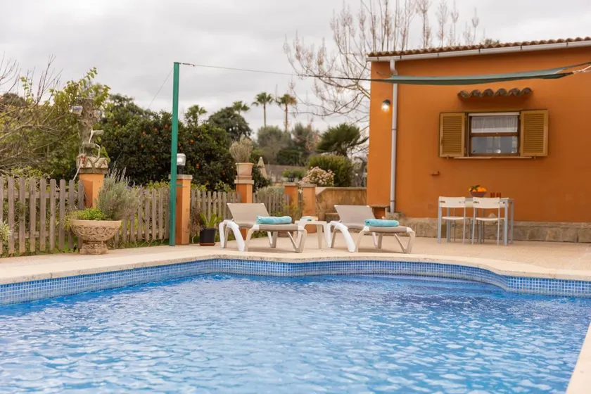 Children-friendly villa with garden, terrace & private pool - Image 1