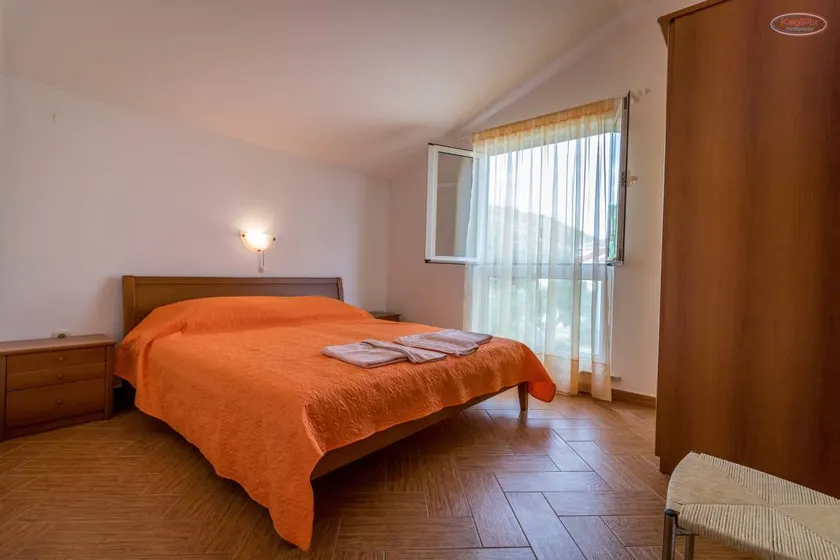 Apartment with barbecue & garden - Image 1