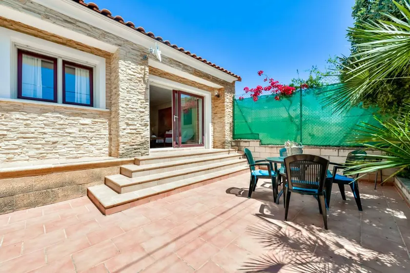 Pleasant bungalow with garden, terrace & BBQ | Pet-friendly - Image 1