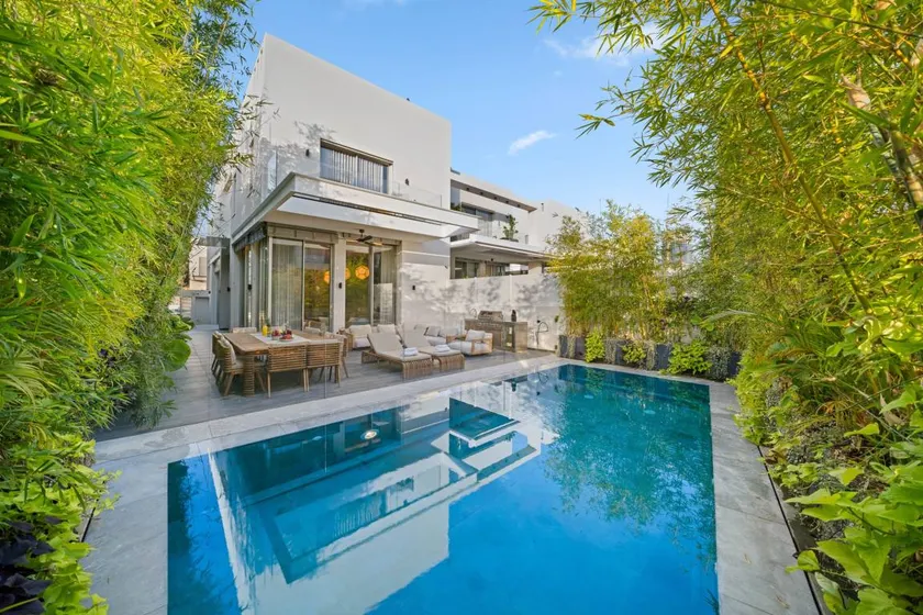 MAMAD Exclusive New Luxury Villa with Heated Pool by FeelHome - Image 1