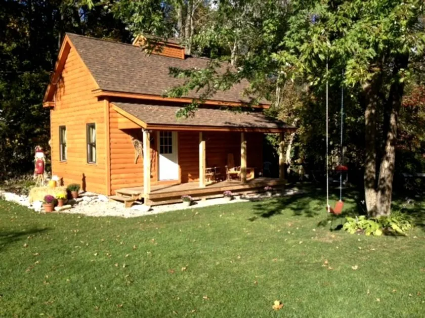 Cozy Mountain Cottage Rental near Green Mountain National Forest - Image 1
