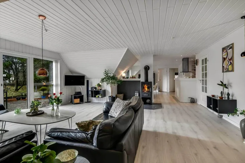 Family-friendly house with garden, barbeque & terrace | Dogs allowed - Image 1
