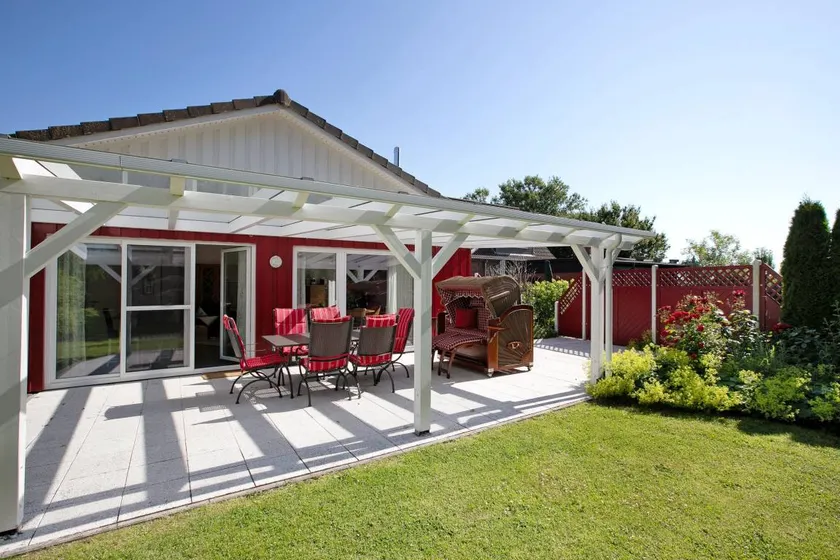 Holiday Home 'Frida Am Deich' with Private Terrace, Garden, Wi-Fi, Sauna & Fireplace - Image 1