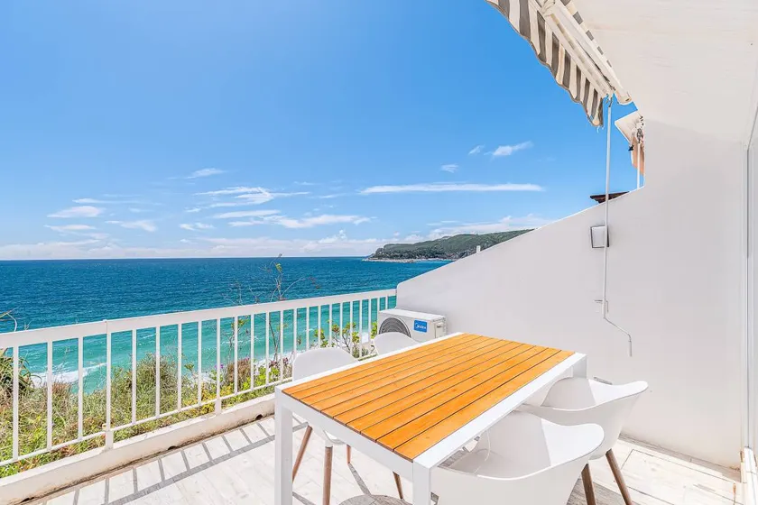 Apartment 'Oásis' with Sea View, Wi-Fi and Air Conditioning - Image 1