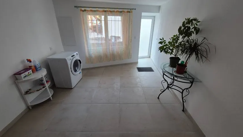 Fully equipped holiday home | City view - Image 1