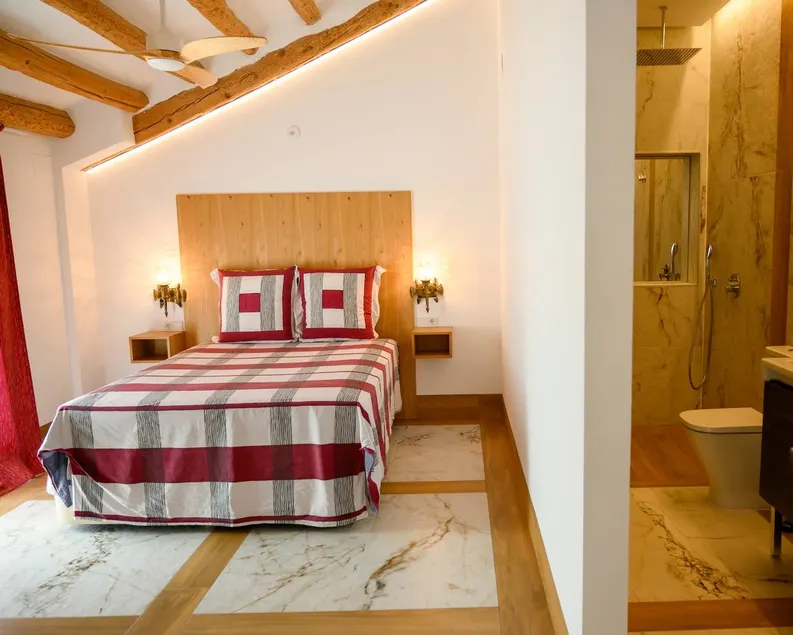 Beautiful bed & breakfast with garden, jacuzzi & terrace | Mountain view - Image 1