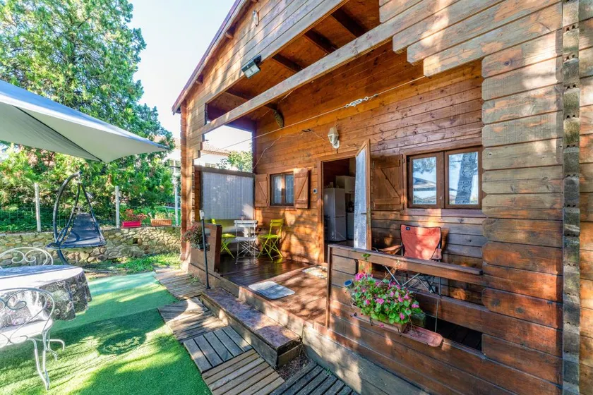 Chalet "Gîte" with Private Pool, Wi-Fi, and Air Conditioning - Image 1