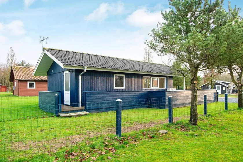 Fully equipped holiday home with terrace | Pet-friendly - Image 1