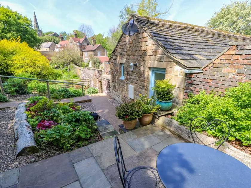 Cottage with garden - Image 1