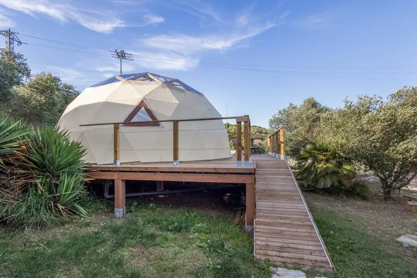 Holiday apartment with terrace, garden & hot tub - Image 1