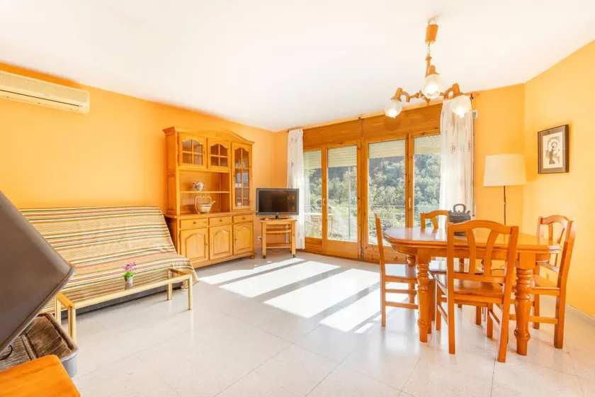 Wonderful apartment with terrace, garden & pool | Mountain view | Pets allowed - Image 1