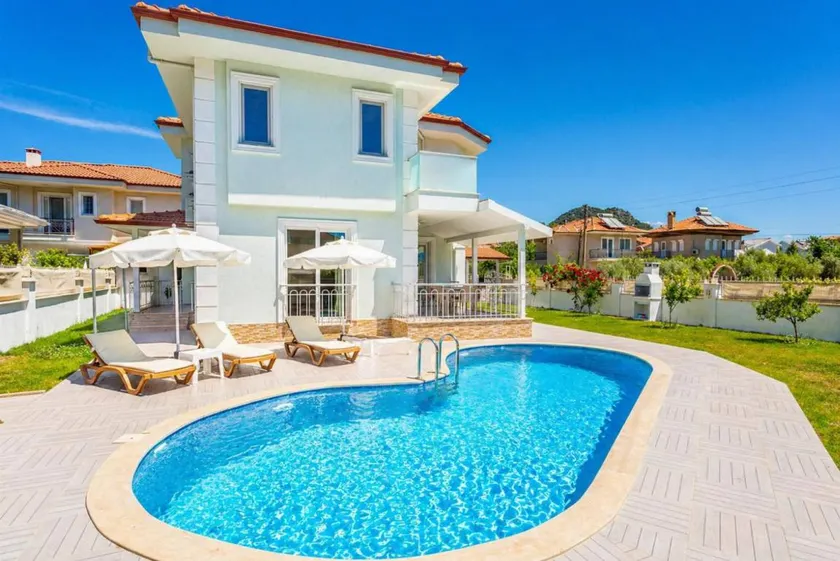 Family-oriented villa with BBQ, terrace & private pool - Image 1