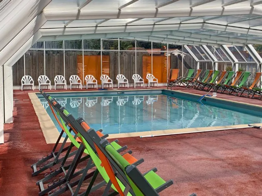 Familienorientiertes Mobilheim mit beheiztem Pool und Terrasse - Image 1
