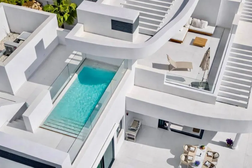 Stunning Penthouse with Panoramic Sea & Mountain Views Near Marbella - Image 1
