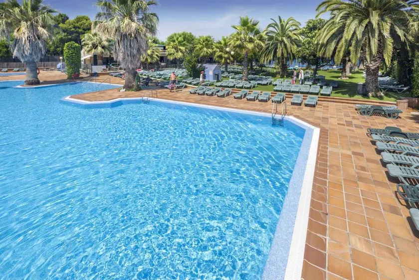 Family-friendly studio with pool | Next to the beach - Image 1