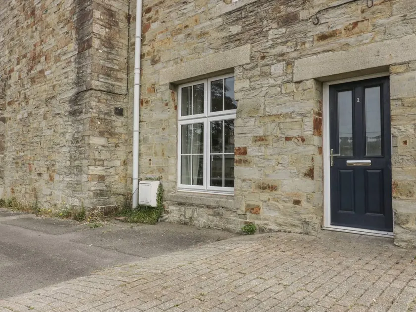 Children-friendly charming cottage with garden - Image 1
