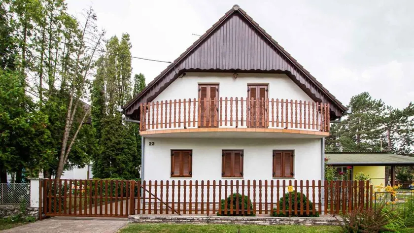 Wonderful holiday home with terrace, garden & BBQ - Image 1