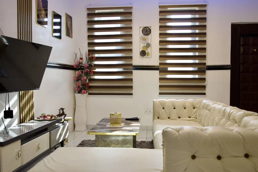 Family-friendly charming flat with barbecue, private pool & terrace | River view | Pets are welcome - Image 1