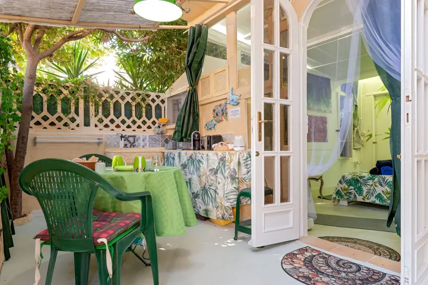 Private room with garden | Beach nearby - Image 1