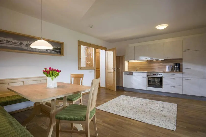 Family-friendly pleasant holiday apartment with sauna & garden | Close to the ski - Image 1