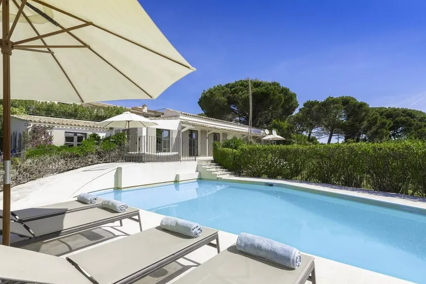 Villa avec terrasse, jardin et barbecue - Image 1