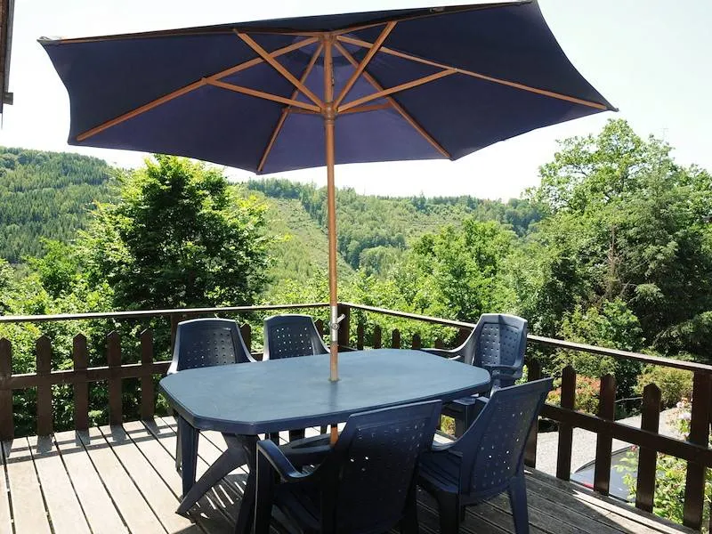 Holiday home with terrace, garden & BBQ | Nature view - Image 1