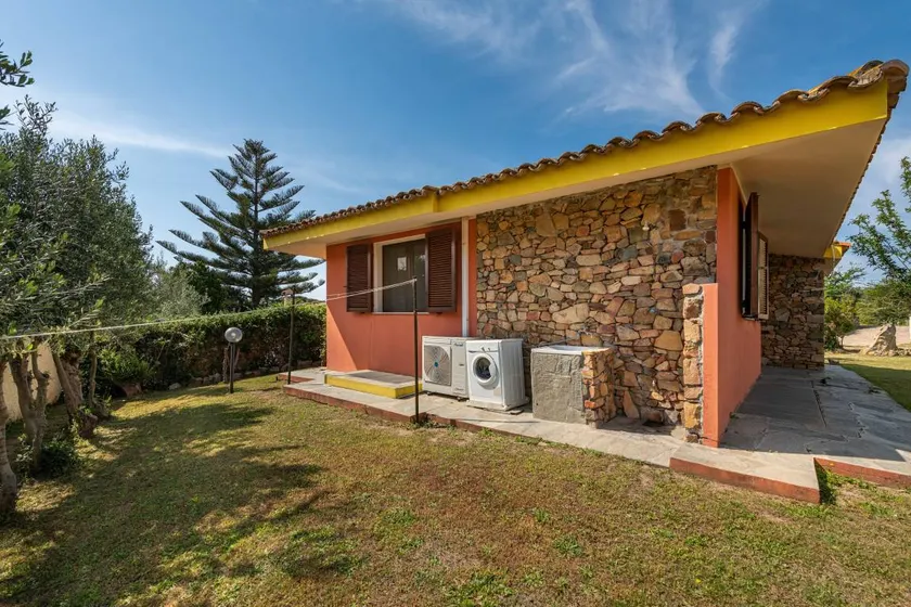 House with barbecue, terrace & garden | Garden view - Image 1