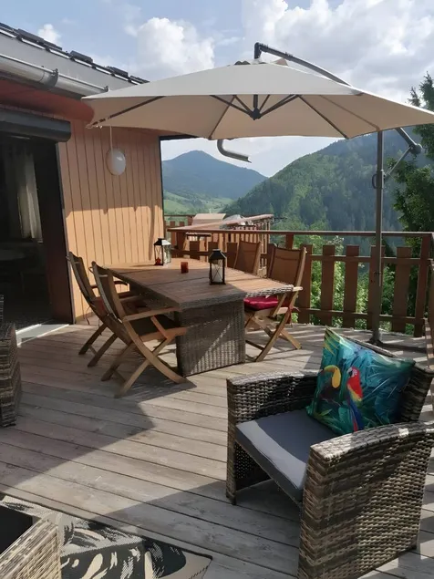 Holiday Home 'D'Aillon' with Mountain Views, Private Terrace, and Wi-Fi - Image 1