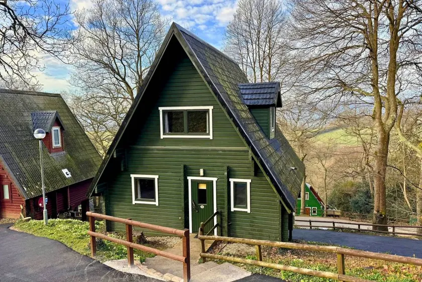 Child-friendly cottage with pool, garden & jacuzzi - Image 1