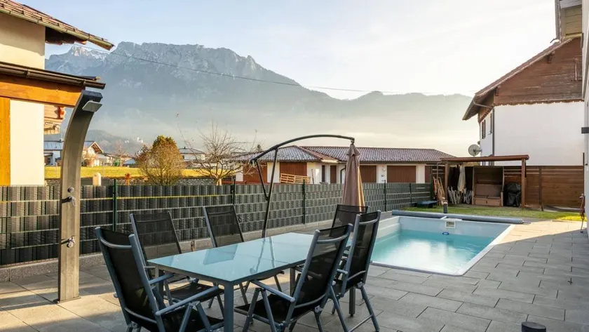 Maison avec barbecue, jardin et sauna - Image 1