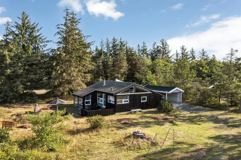 Fully equipped holiday home with barbeque & terrace | Pets allowed - Image 1