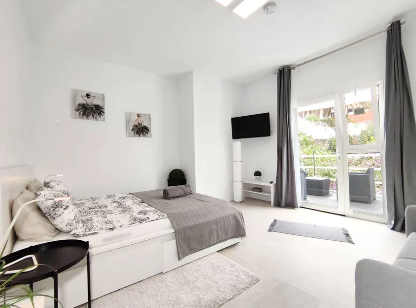 Apartment with terrace, garden & BBQ | Mountain view - Image 1