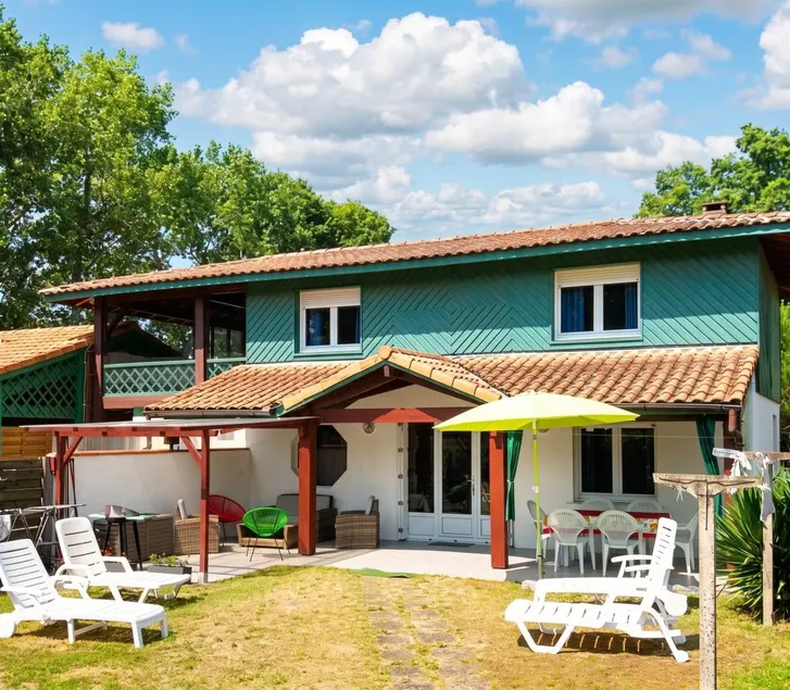 Holiday home with terrace & garden | Garden view - Image 1