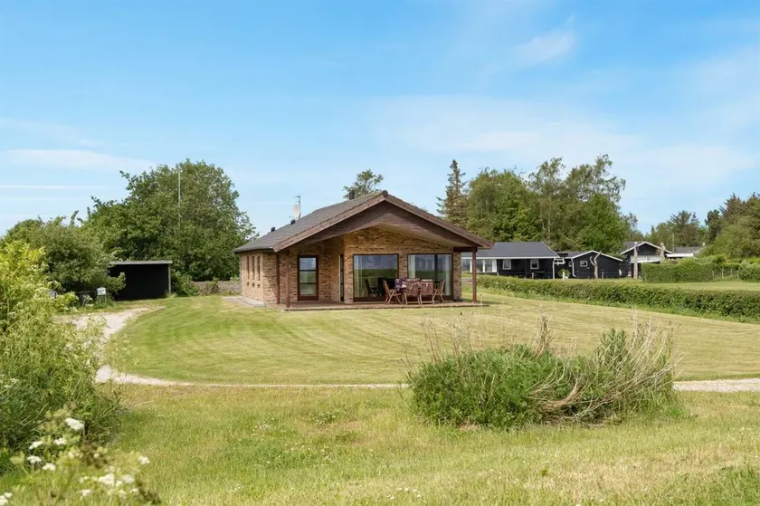Fully equipped nice holiday home with garden, sauna & hot tub | Sea view | Dogs allowed - Image 1