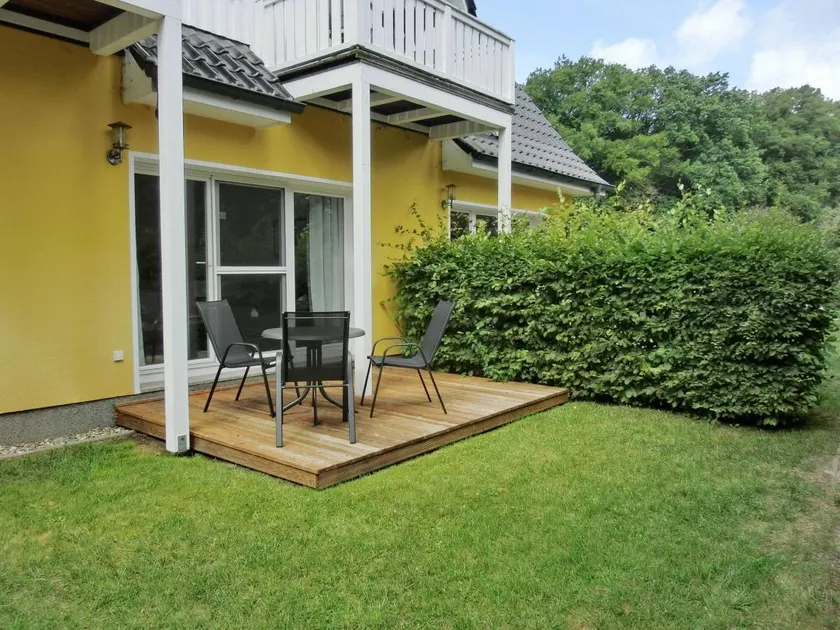 Fantastico appartamento con terrazza e giardino - Image 1