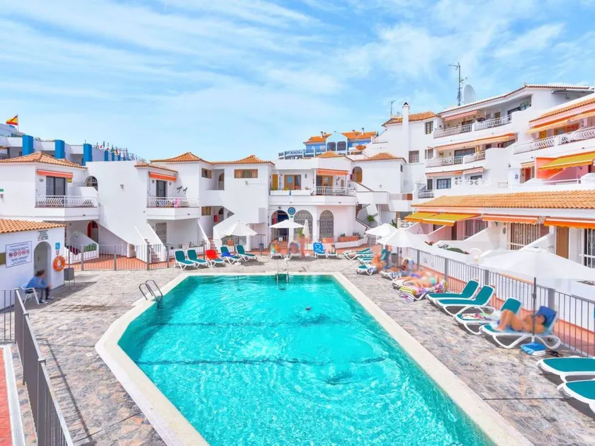 Holiday apartment with pool & BBQ - Image 1