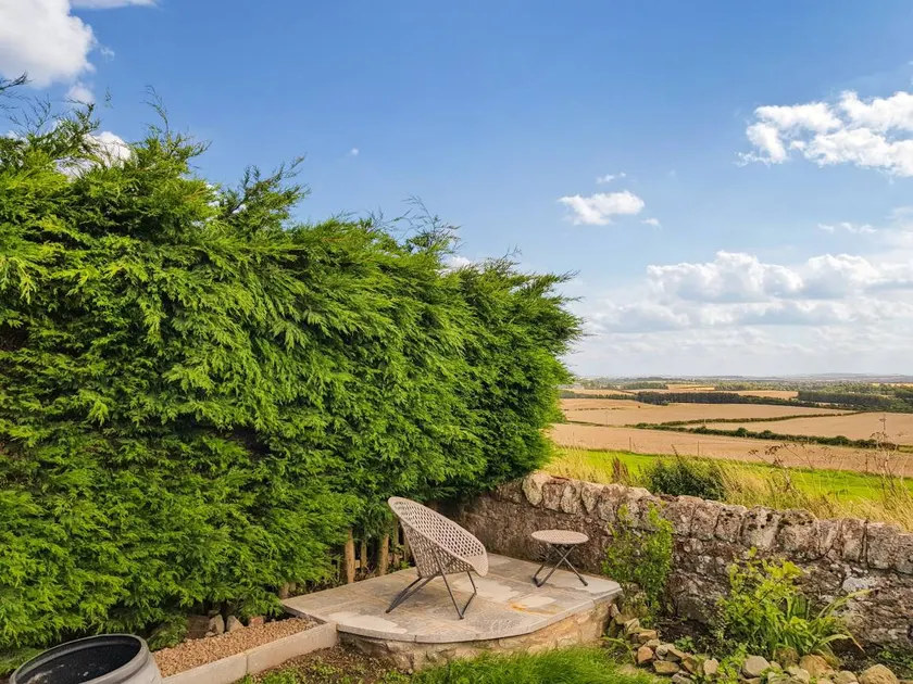 Maines Farm Cottage - Image 1