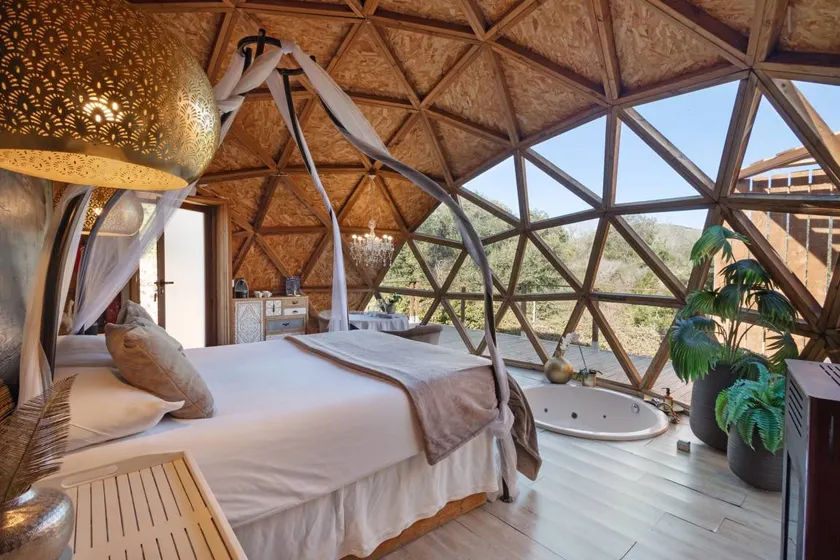 Apartment 'Suite Golden Bubble' with Mountain View, Wi-Fi and Air Conditioning - Image 1