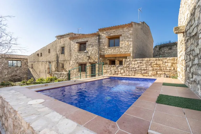 Rural House 'Cal Xavier De Segura' with Private Pool, Private Garden and Wi-Fi - Image 1