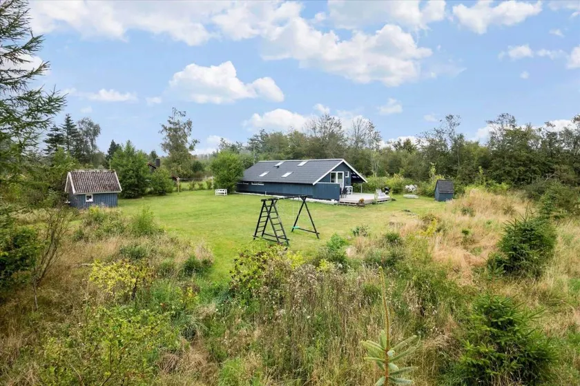 Fully equipped beautiful holiday home with terrace, sauna & jacuzzi - Image 1