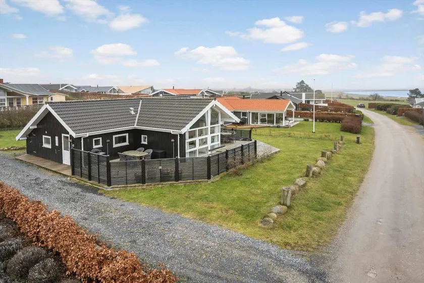 House with terrace, sauna & BBQ | Sea view - Image 1