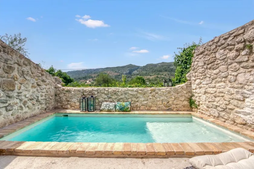 Holiday home with private pool, barbecue & terrace | Mountain view - Image 1